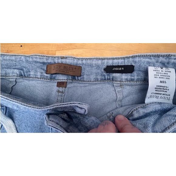Judy Blue Light Wash Drawstring Cuffed Stretch Denim Joggers Size 18W - Picture 6 of 6